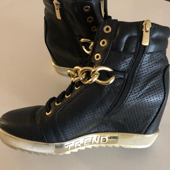 Fall/Spring Wedge Boots - Picture 4 of 4